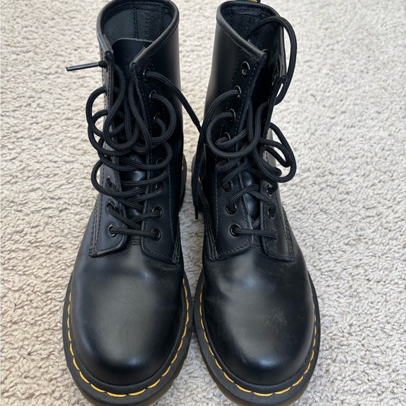 Dr. Martens 1460 WOMEN'S SMOOTH LEATHER LACE UP BOOTS Black size 7 - Picture 1 of 5